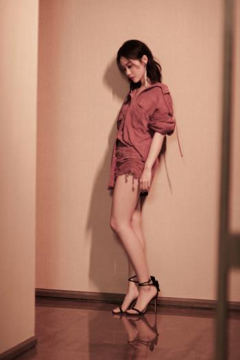 高清黑龙江省伊春美女张靓颖俏皮少女风减龄写真图片第6张