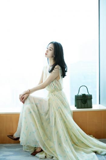 中国内地湖南长沙女演员李梦时髦个性街拍图片第1张