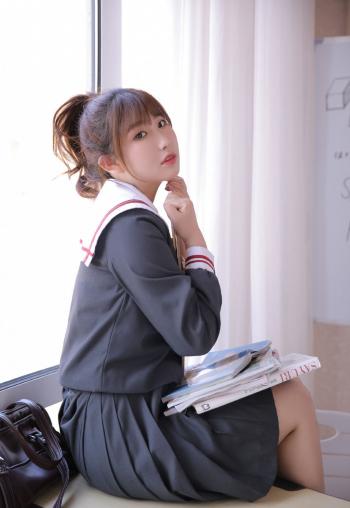 最漂亮萌妹校花水手制服美女学生妹教室写真第0张