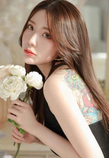 中国内地内蒙古赤峰女演员王珞丹焦糖色甜美写真图片第1张