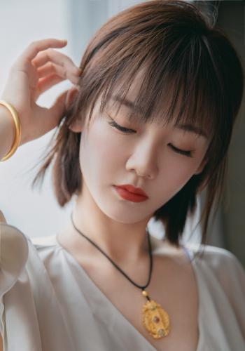 女星苗苗图片 _ 第(1)张