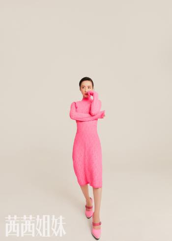 中国内地福建永安女演员美女张静初登杂志封面性感写真第1张