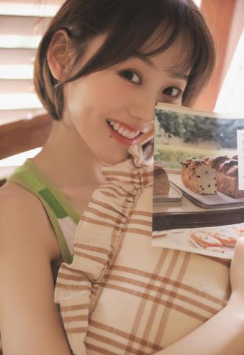 中国四川成都女演员余玥最新生活照图片第2张