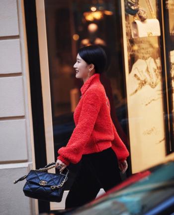 李念性感撩人时尚写真图片第5张