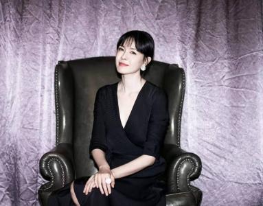美女李艾图片 _ 第(1)张