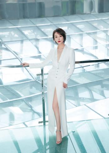 高清中国内地安徽芜湖女演员李纯时尚写真桌面壁纸下载第3张