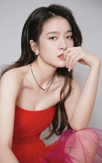中国内地浙江省义乌女演员张雪迎时尚个性写真图片第2张