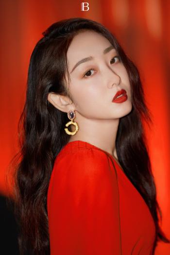高清中国内地安徽芜湖女演员蒋梦婕摩登性感旅拍照图片第1张