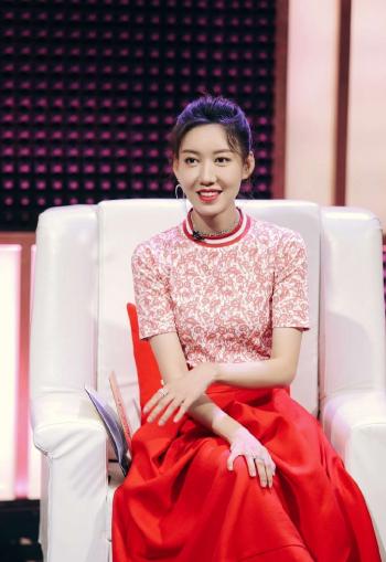 美女高露图片 _ 第(1)张