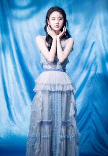 中国内地女演员谋女郎张慧雯如梦如幻唯美写真图片第3张