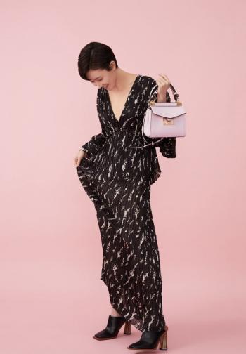 高清安徽省马鞍山女明星焦俊艳美艳红唇性感迷人写真图片第1张