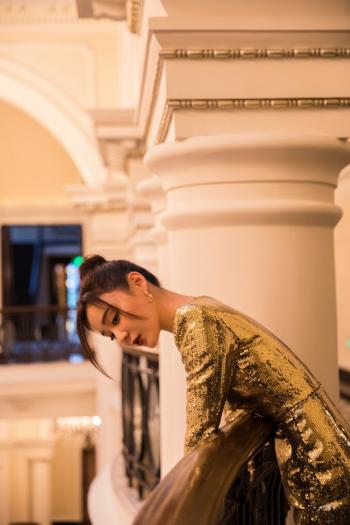 高清中国内地影视湖北省襄阳女演员袁姗姗时尚养眼写真桌面壁纸第1张