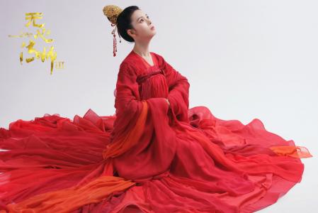 中国内地四川省攀枝花女演员陈瑶波浪刘海甜美养眼图片第3张