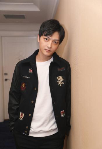 中国影视男演员张晓谦时尚帅气活动照图片第0张