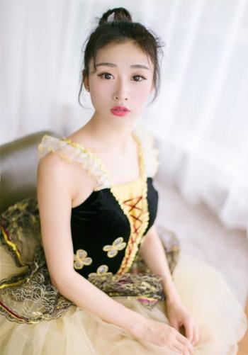艺校美女模特舞蹈服装性感诱惑写真第0张