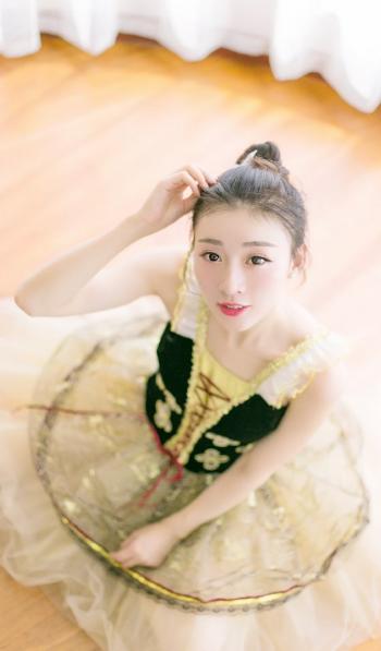 艺校美女模特舞蹈服装性感诱惑写真第2张
