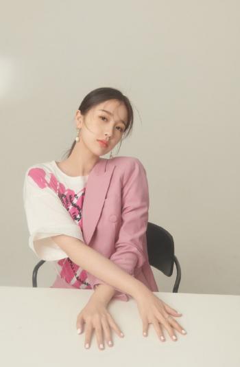 高清中国内地美女虞书欣甜美运动风写真图片第6张