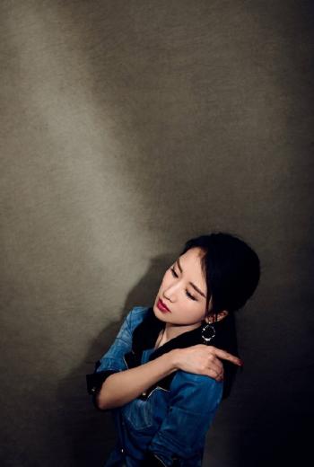 李念图片   李念率性干练写真图片第5张