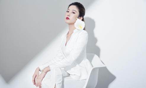 美女王双图片 _ 第(1)张