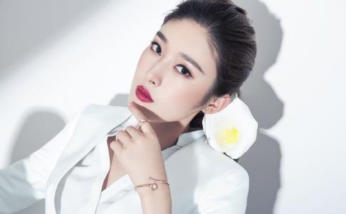 美女王双图片 _ 第(3)张
