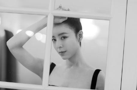 中国内地福建永安女演员张静初亚洲电影节优雅图片第2张