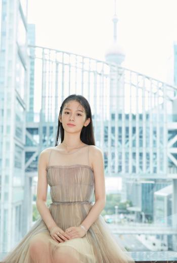 高清性感女星周也时尚摩登写真图片第4张