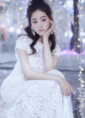 中国内地黑龙江齐齐哈尔女演员祝绪丹纱裙仙气高清桌面壁纸第0张
