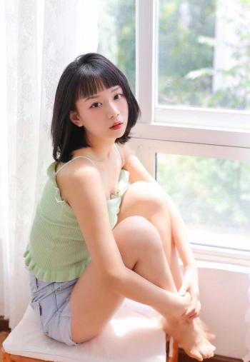 中国内地湖北省荆门女演员宋轶庆余年见面会甜美写真图片第2张