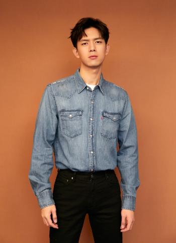 中国内地湖北荆州男演员李现最新酷痞范时尚杂志封面大片第0张
