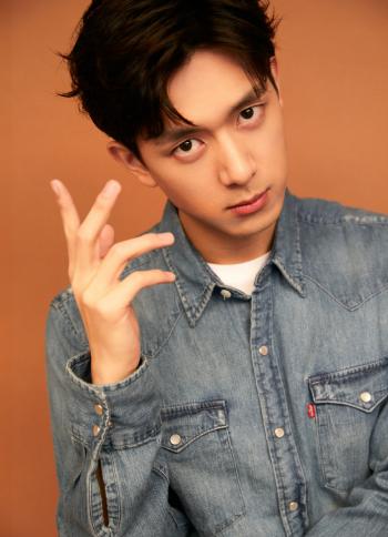 中国内地湖北荆州男演员李现最新酷痞范时尚杂志封面大片第5张