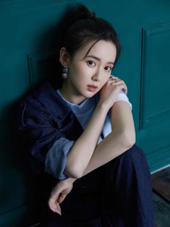 高清山东省青岛美女江铠同冷艳洋装小女人霸气时尚写真第0张