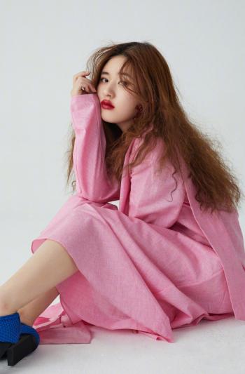 韩国釜山女演员Apink郑恩地孙娜恩时尚杂志写真图片第0张