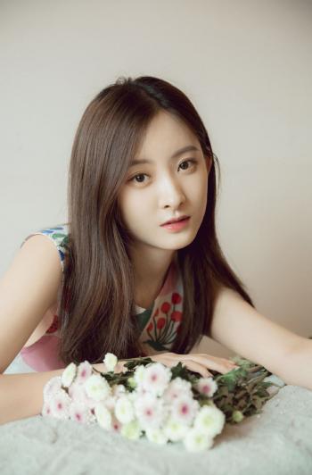 中国内地山东女演员代文雯清新时尚写真图片第0张