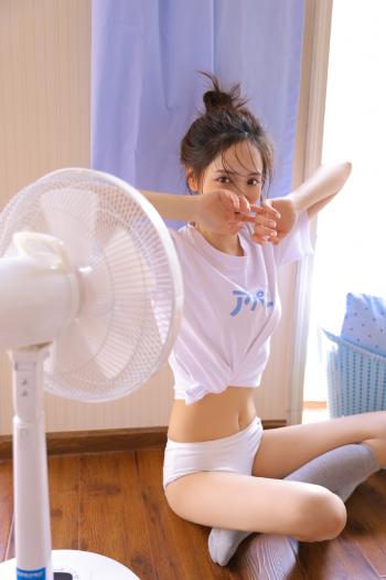 mm131清纯90后甜美粉嫩美女性感白皙美腿图片第0张