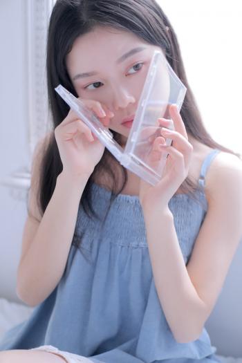 睡裙美女图片 _ 第(1)张