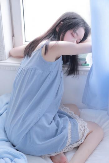 睡裙美女图片 _ 第(4)张