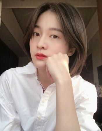 中国内地浙江省义乌女演员张雪迎时尚个性写真图片第1张
