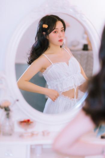 美女热裤图片 _ 第(6)张