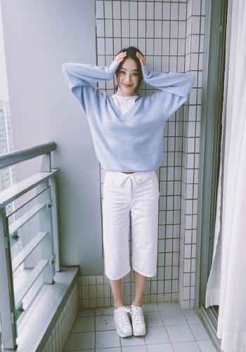 高清中国内地影视湖北省襄阳女演员袁姗姗时尚养眼写真桌面壁纸第3张