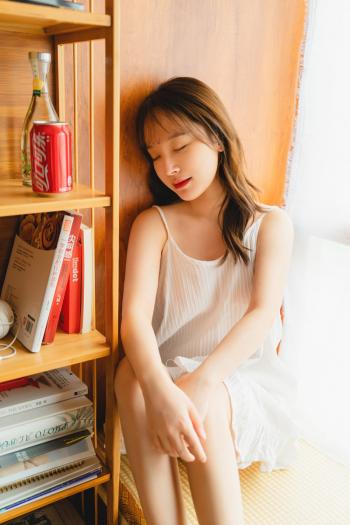 睡裙美女图片 _ 第(10)张