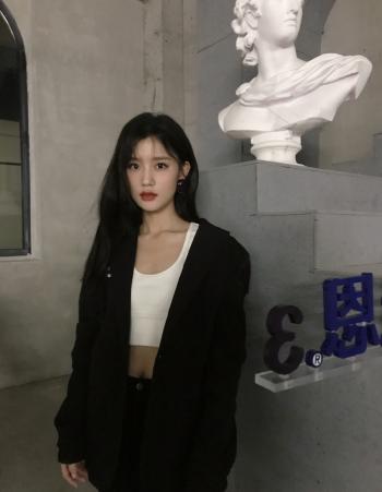 高清台湾省华语影视女演员陈意涵露脐装性感写真图片第0张