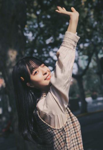 高清山东青岛美女李莎旻子甜美学院风写真图片第3张