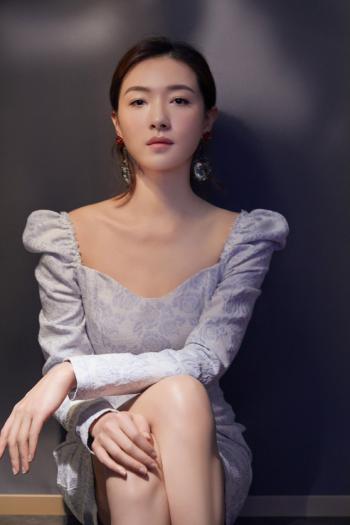 万茜成熟气质写真图片第2张