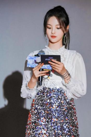 杨超越图片 _ 第(1)张