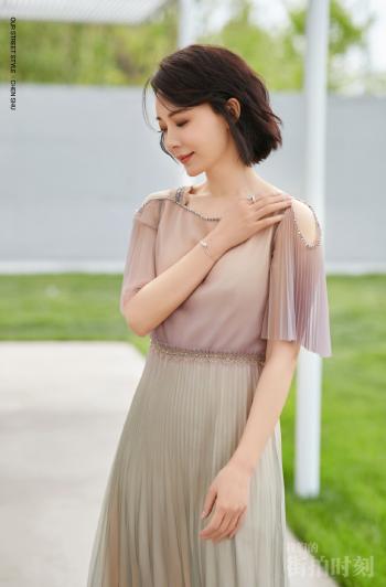 中国影视湖北黄石女演员性感红唇陈数彰显高贵冷艳第0张