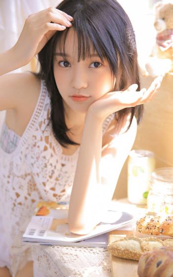 小蛮腰美女尤模特白嫩肌肤诱人写真第0张