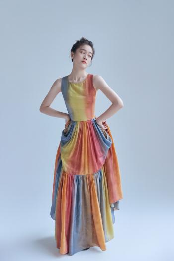 中国内地浙江省义乌女演员张雪迎时尚个性写真图片第2张