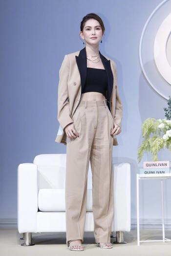 中国台湾女模特J女郎昆凌写真高清手机壁纸320*480第0张