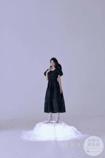 上海美女演员黄奕彩虹纱裙优雅写真图片第1张