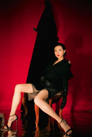 万茜成熟气质写真图片第3张